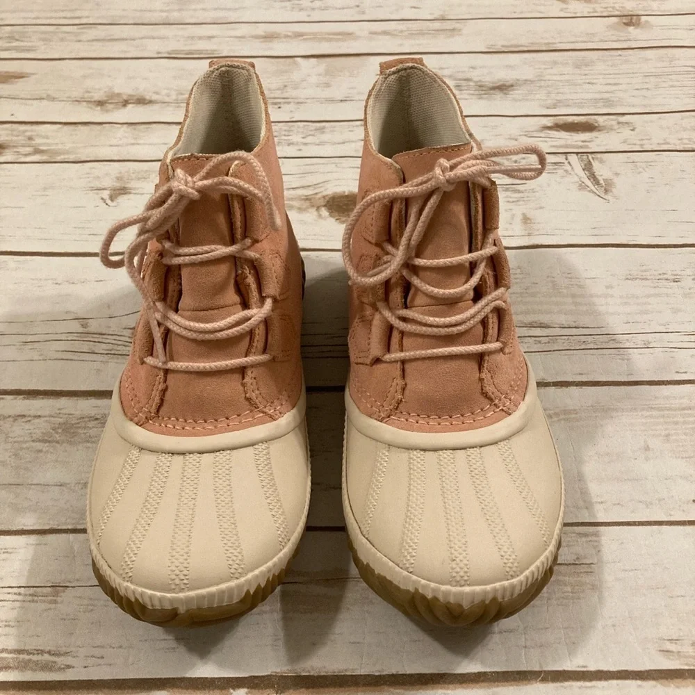 Sorel Women’s Boots Pink & Cream Out N About Waterproof Lace Up Size 8